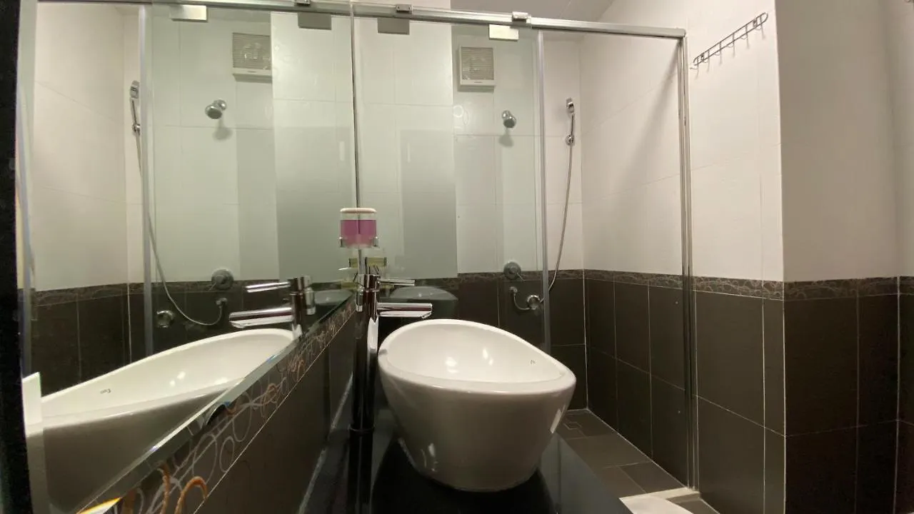 Duc Vuong Saigon Hotel - Cao Thang Ho Chi Minh City